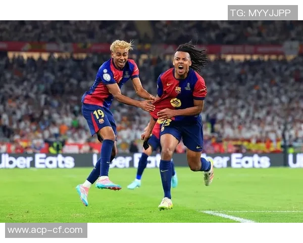 西甲激战巴萨与巴黎圣日耳曼平局争议判罚引发全场热议