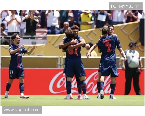 国米大胜巴黎圣日耳曼帽子戏法引发争议判罚全场沸腾